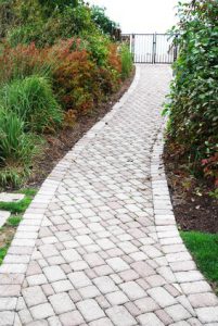 Interlock paving with sealing